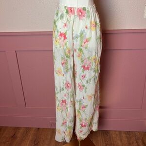 cottage fairy whimsy floral raw hem pants

love harmony
sz small